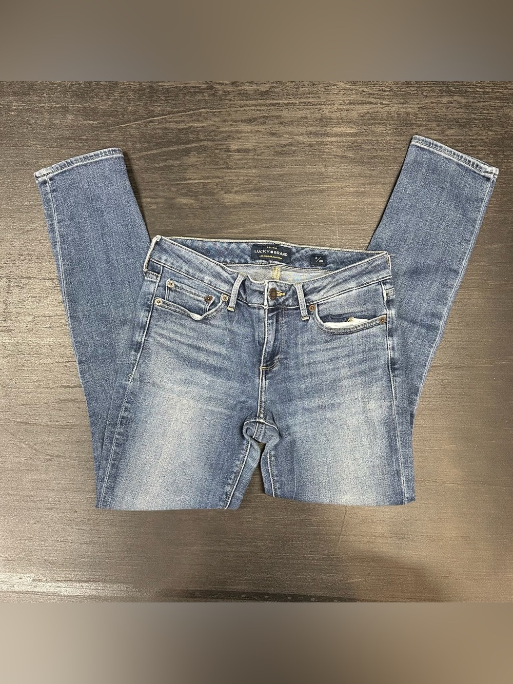 Lucky Brand womens Lolita skinny jeans medium wash size 2/26